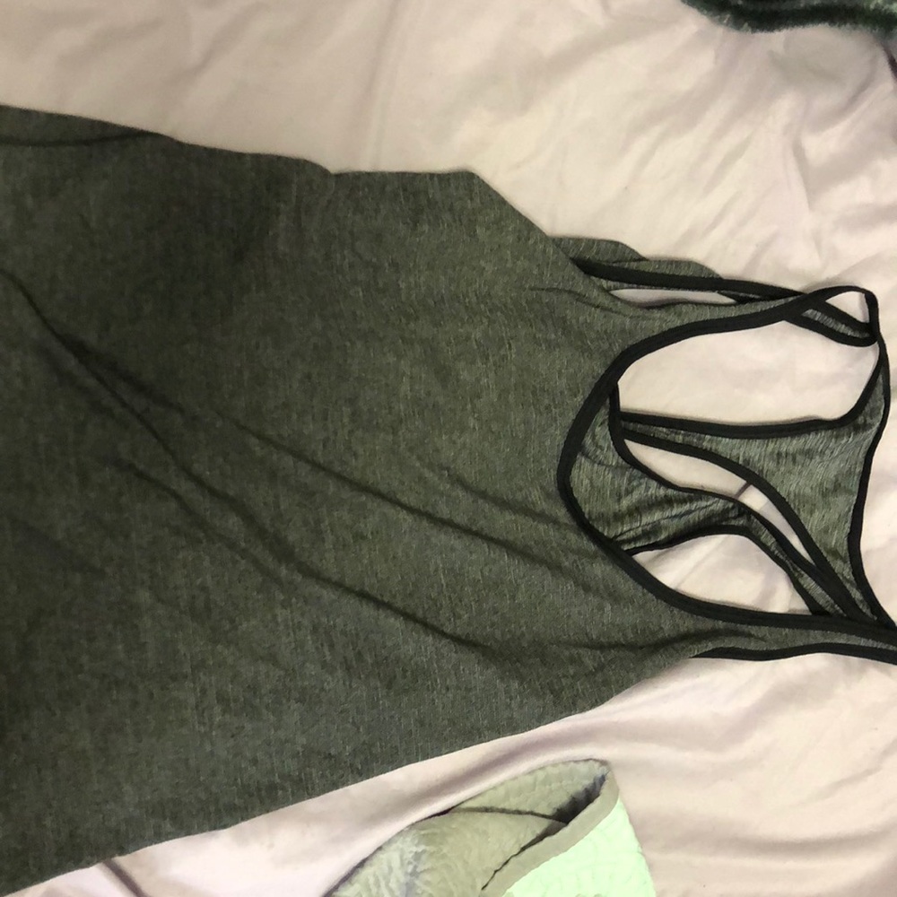 Lululemon tank top size 6 worn twice
